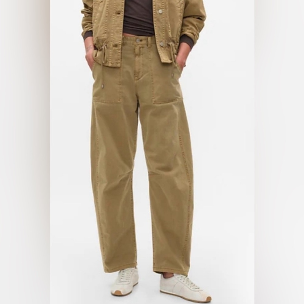 GAP Mid Rise Twill Barrel Pants in Hayes Brown